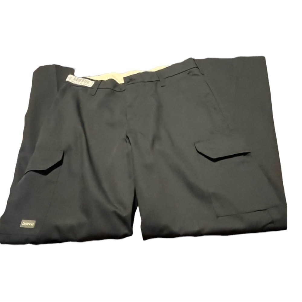 NWOT Uni First SofTwill Cargo Pants Sz 32 X 30